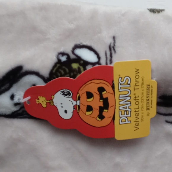 Snoopy Halloween throw - Picture 2 of 2